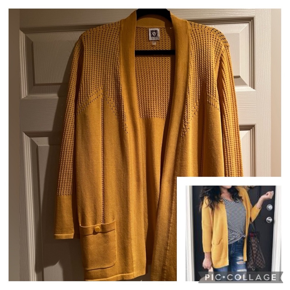 Mustard cardigan with pockets. Anne Klein. Size L.